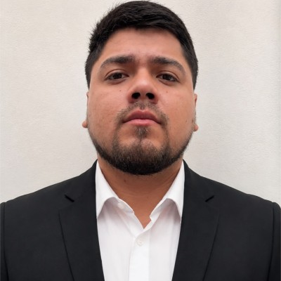 Julian Cruz — Gerente de Tráfico, Lausant Transportes
